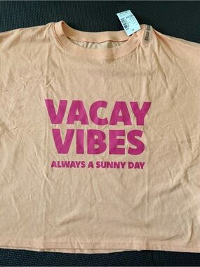 The Children's Place Peach Tee with Hot Pink "VACAY VIBES" Print